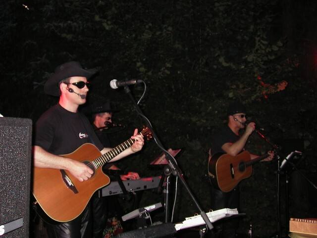 Neckarm�hle Open Air mit "GUITAR HEROES" am 12.07.2002