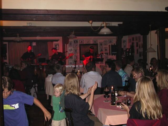 Neckarm�hle Open Air mit "GUITAR HEROES" am 12.07.2002