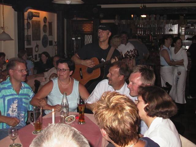 Neckarm�hle Open Air mit "GUITAR HEROES" am 12.07.2002