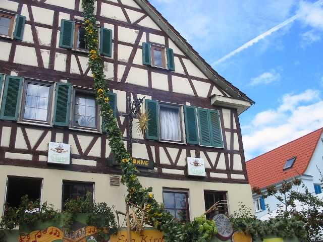 Die 16. Mundelsheimer
                Sichelhenket, 28.8 und 29.8.2004