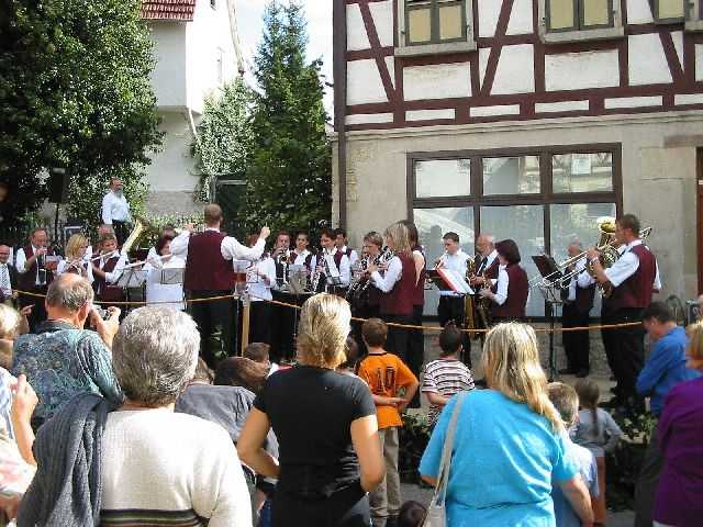 Die 16. Mundelsheimer
                Sichelhenket, 28.8 und 29.8.2004