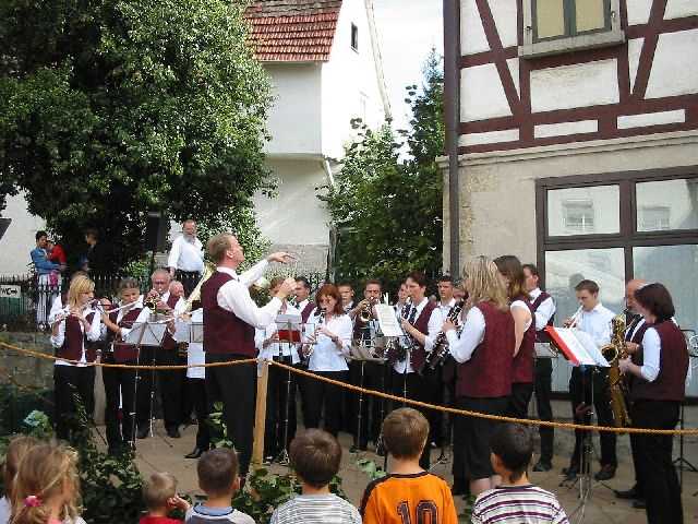 Die 16. Mundelsheimer
                Sichelhenket, 28.8 und 29.8.2004