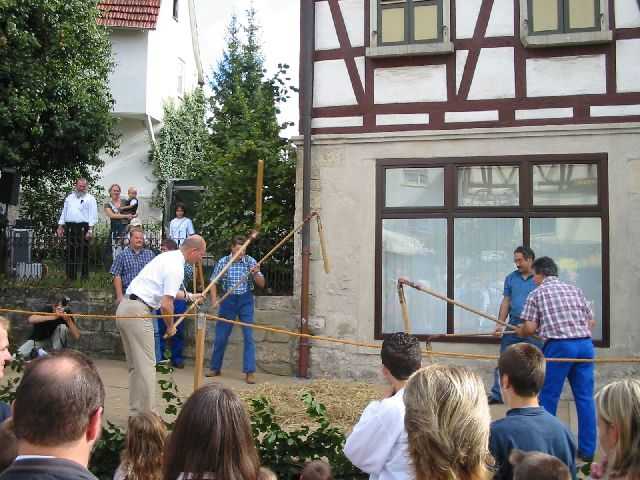 Die 16. Mundelsheimer
                Sichelhenket, 28.8 und 29.8.2004