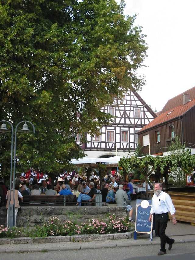 Die 16. Mundelsheimer
                Sichelhenket, 28.8 und 29.8.2004