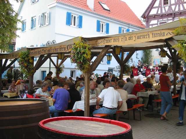 Die 16. Mundelsheimer
                Sichelhenket, 28.8 und 29.8.2004
