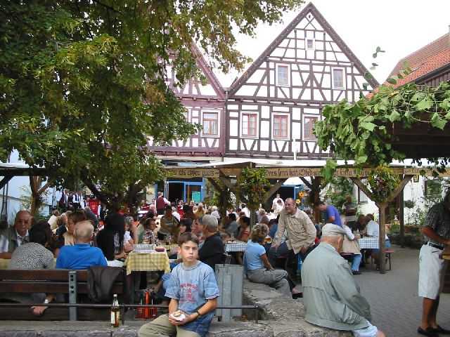 Die 16. Mundelsheimer
                Sichelhenket, 28.8 und 29.8.2004