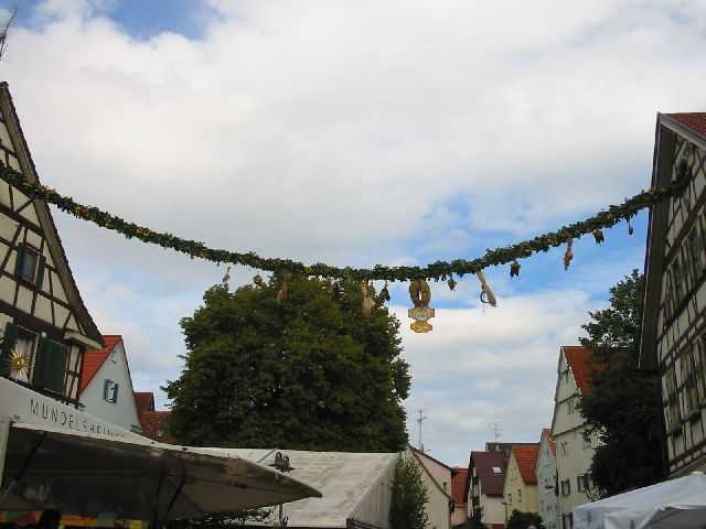 Die 16. Mundelsheimer
                Sichelhenket, 28.8 und 29.8.2004