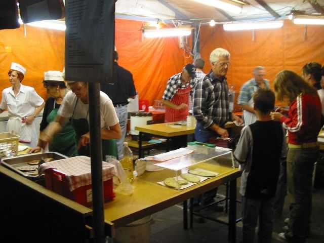 Die 16. Mundelsheimer
                Sichelhenket, 28.8 und 29.8.2004