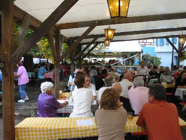 Die 16. Mundelsheimer
                Sichelhenket, 28.8 und 29.8.2004