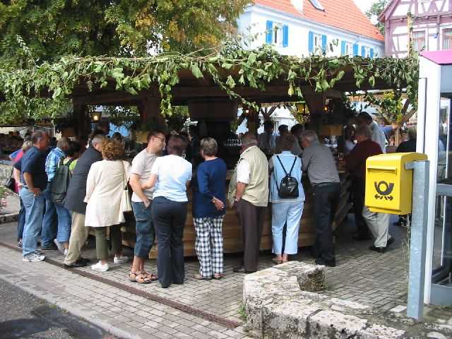 Die 16. Mundelsheimer
                Sichelhenket, 28.8 und 29.8.2004