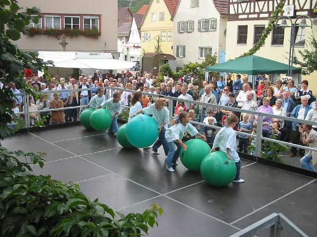 Die
                17. Mundelsheimer Sichelhenket, 26.8 und 27.8.2006
