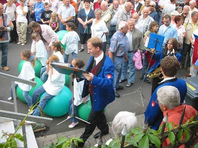Die
                17. Mundelsheimer Sichelhenket, 26.8 und 27.8.2006