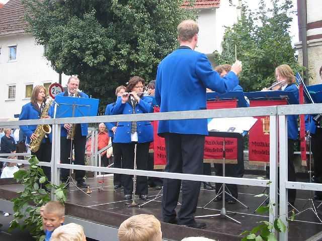 Die
                17. Mundelsheimer Sichelhenket, 26.8 und 27.8.2006
