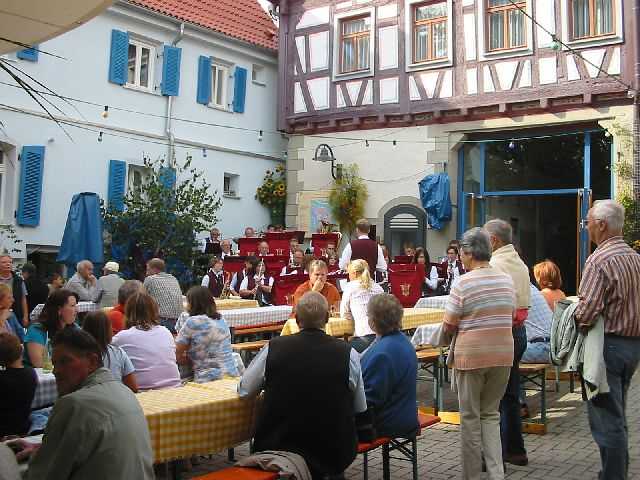 Die
                17. Mundelsheimer Sichelhenket, 26.8 und 27.8.2006