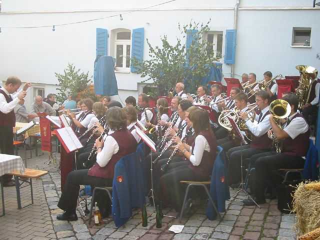 Die
                17. Mundelsheimer Sichelhenket, 26.8 und 27.8.2006