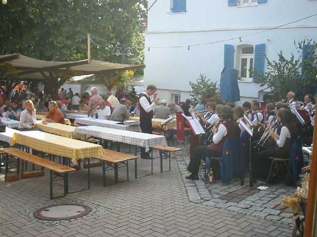 Die
                17. Mundelsheimer Sichelhenket, 26.8 und 27.8.2006