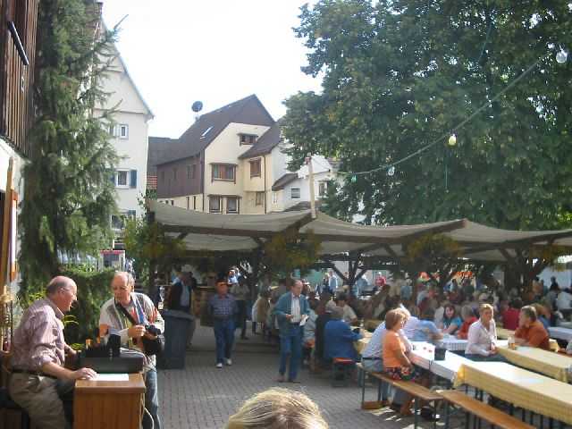 Die
                17. Mundelsheimer Sichelhenket, 26.8 und 27.8.2006