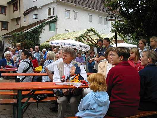 Das Weindorf
                Mundelsheim, 72 Bilder vom 29., 30. und 31.8.2003