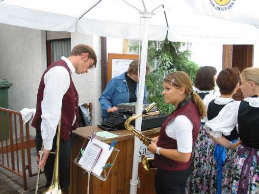 Das Weindorf
                Mundelsheim, 72 Bilder vom 29., 30. und 31.8.2003