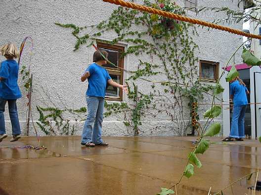 Das Weindorf
                Mundelsheim, 72 Bilder vom 29., 30. und 31.8.2003