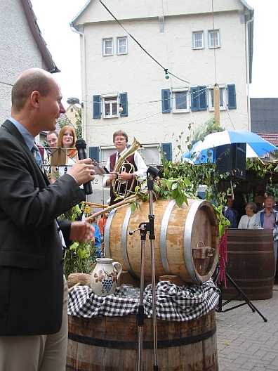 Das Weindorf
                Mundelsheim, 72 Bilder vom 29., 30. und 31.8.2003