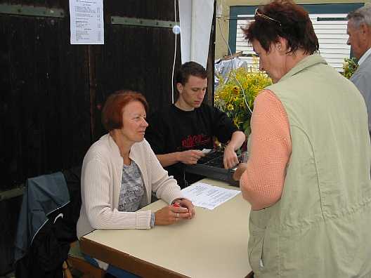 Das Weindorf
                Mundelsheim, 72 Bilder vom 29., 30. und 31.8.2003