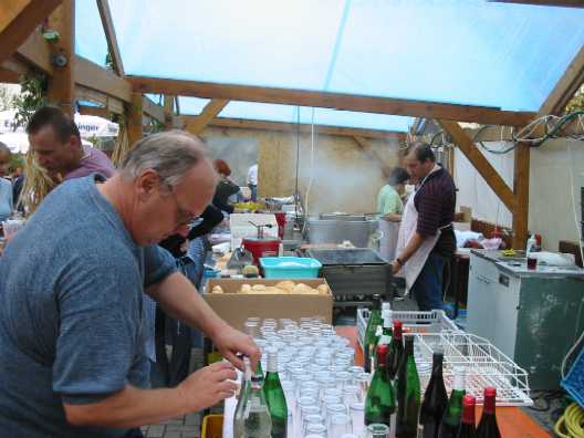 Das Weindorf
                Mundelsheim, 72 Bilder vom 29., 30. und 31.8.2003