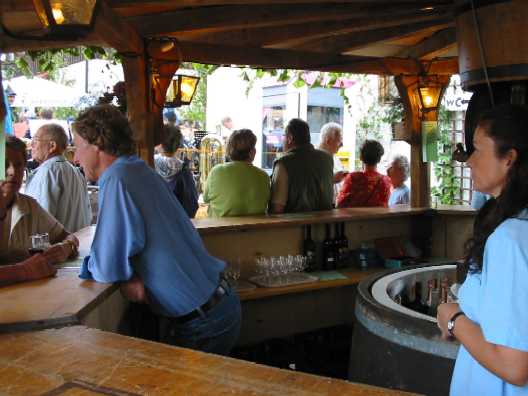 Das Weindorf
                Mundelsheim, 72 Bilder vom 29., 30. und 31.8.2003