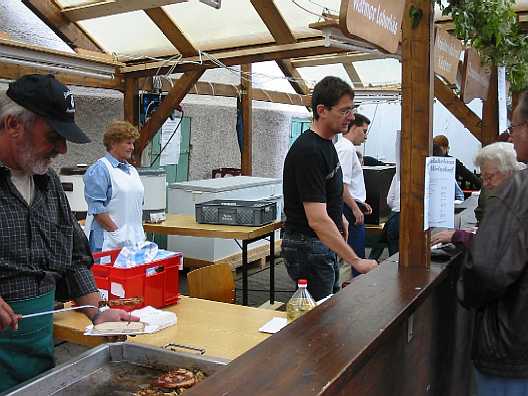 Das Weindorf
                Mundelsheim, 72 Bilder vom 29., 30. und 31.8.2003