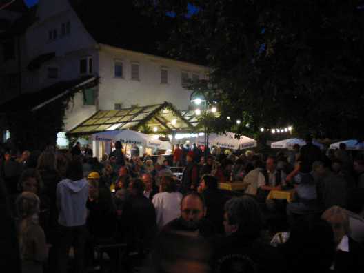 Das Weindorf
                Mundelsheim, 72 Bilder vom 29., 30. und 31.8.2003