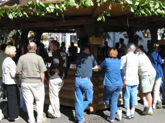 Das Weindorf
                Mundelsheim, 72 Bilder vom 29., 30. und 31.8.2003