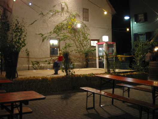 Das Weindorf
                Mundelsheim, 72 Bilder vom 29., 30. und 31.8.2003